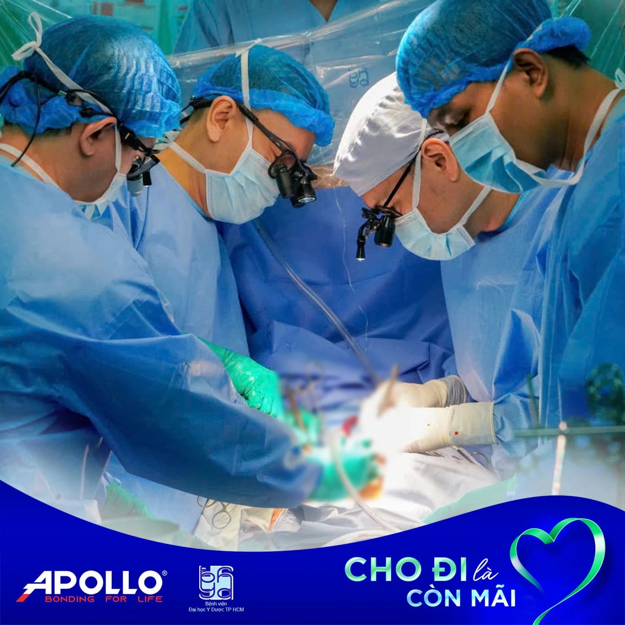 Đội ngũ y bác sĩ tập trung cao độ, nỗ lực thực hiện ca phẫu thuật cho bệnh nhân Nguồn ảnh: Bệnh viện Đại học Y Dược TP. HCM